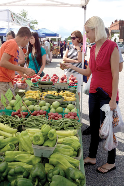 Market fresh: Farmer’s Market opens for season