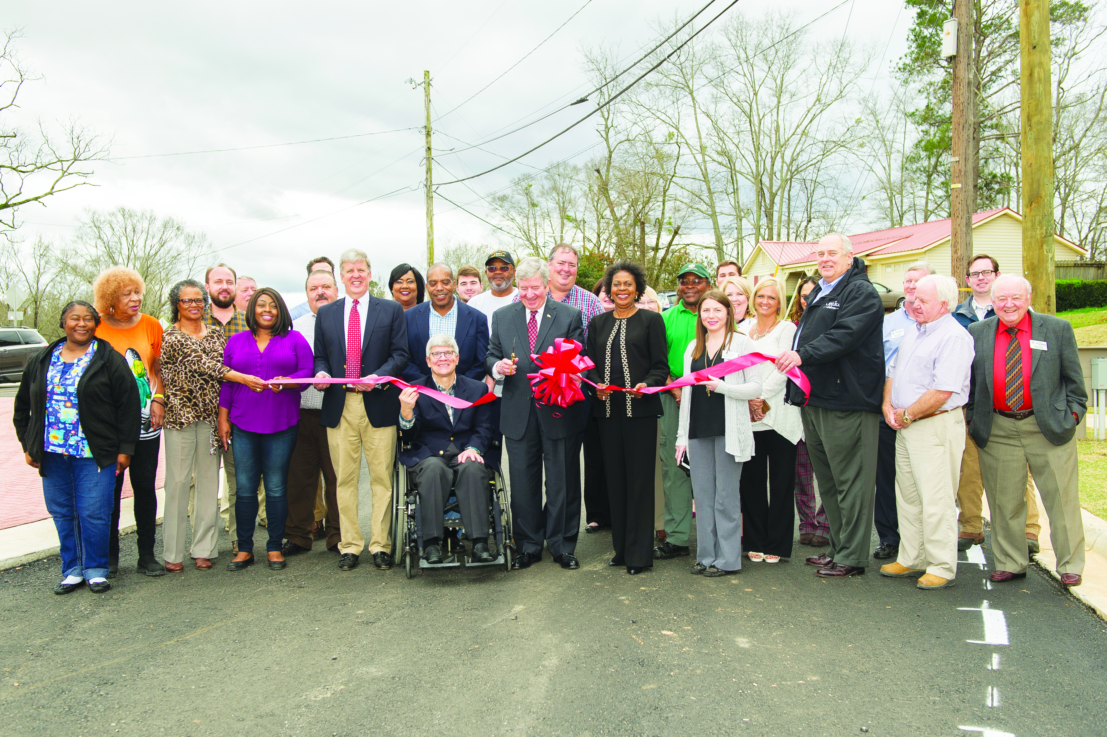 Roundabout at Frederick Road in Opelika officially opens