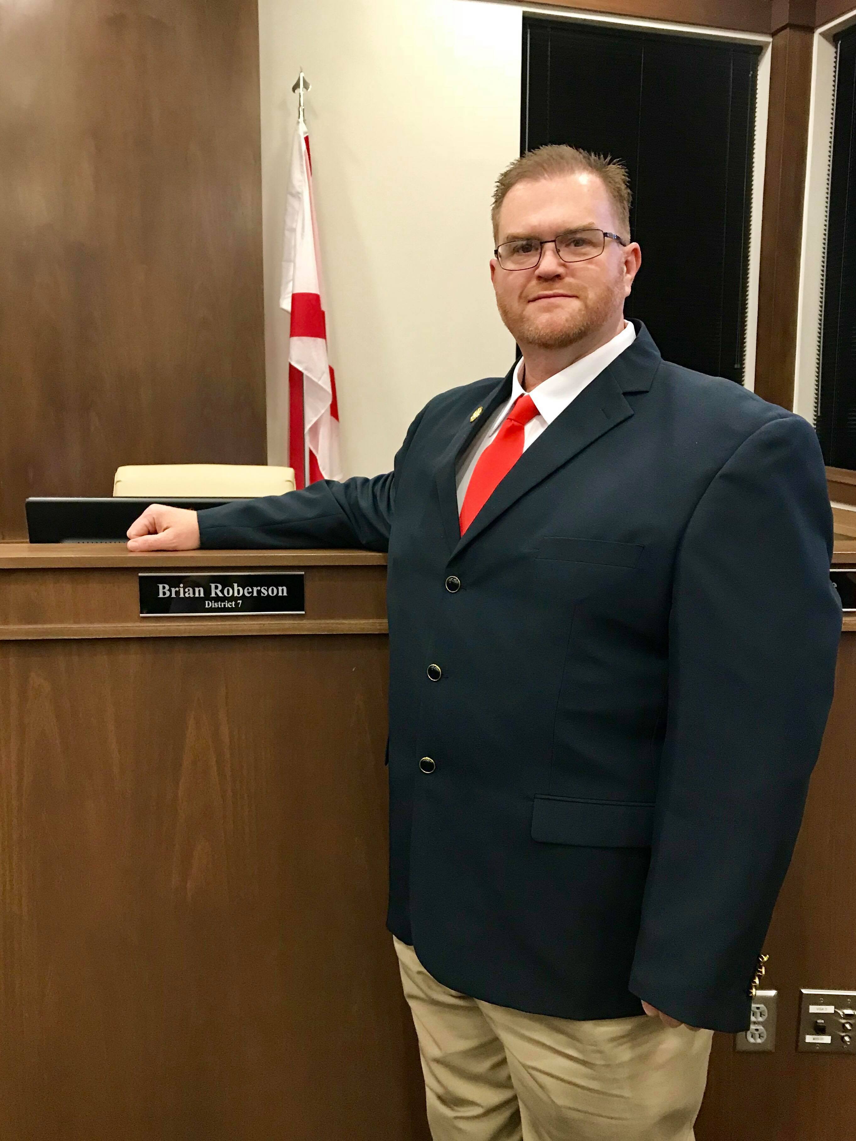 Brian Roberson sworn in to Lee County Board of Education