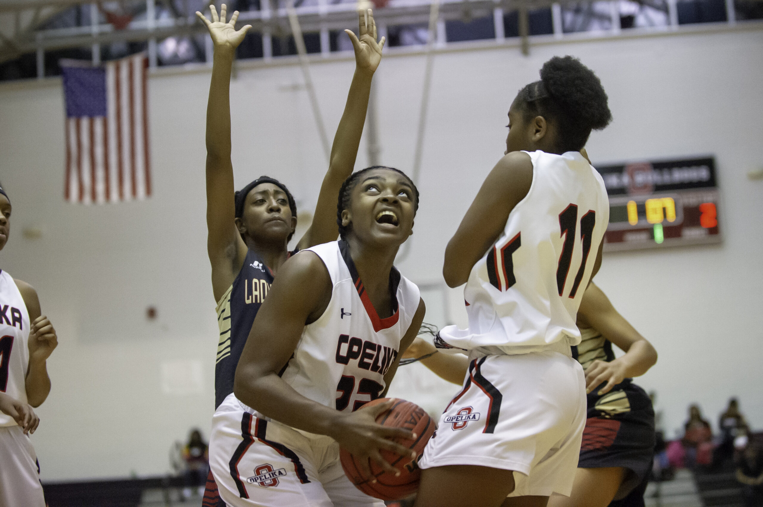 Lady Bulldogs race to 17-5 start, boys improve to 10-8