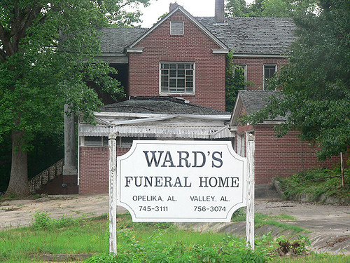 Opelika City Council approves a bid for the demolition of historic ‘Ward Funeral Home’