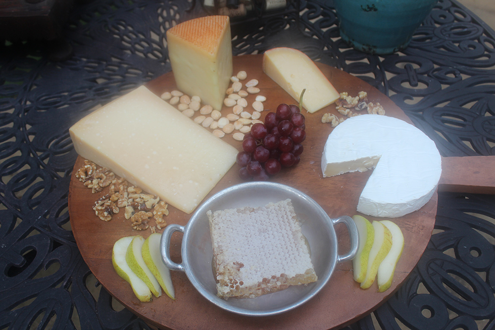 Celebrate New Year’s Eve with cheese boards, cheese party dishes