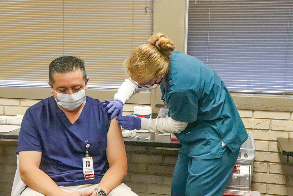 Lee County doctors receive COVID vaccine