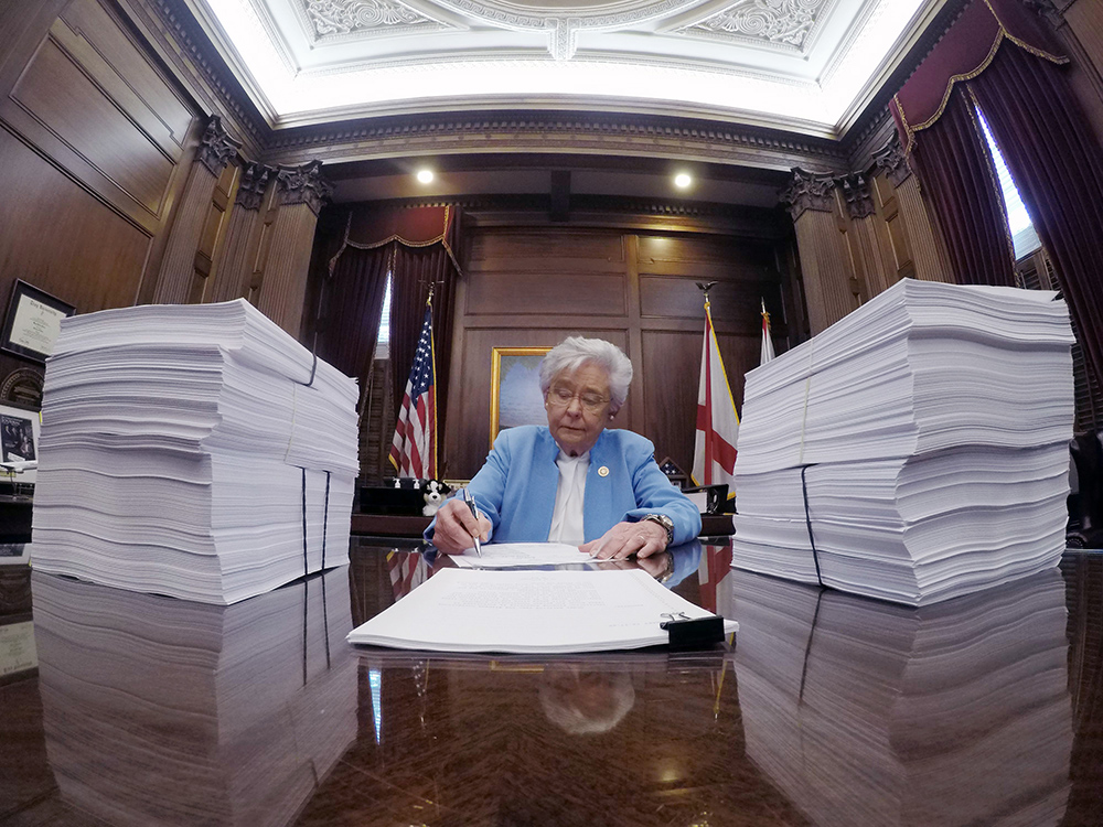 Governor Ivey signs lease agreements for the Alabama Prison Program