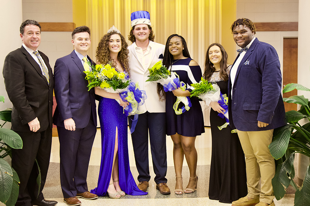 SU HOMECOMING QUEEN AND KING CROWNED