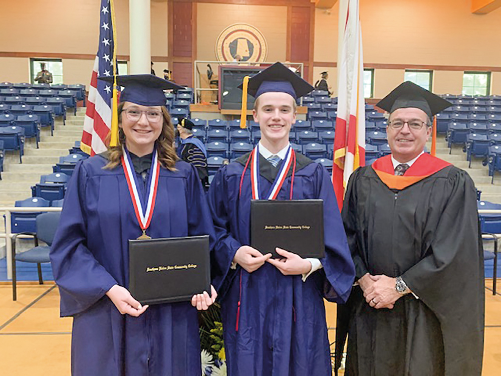 Southern Union Holds Commencement Exercises