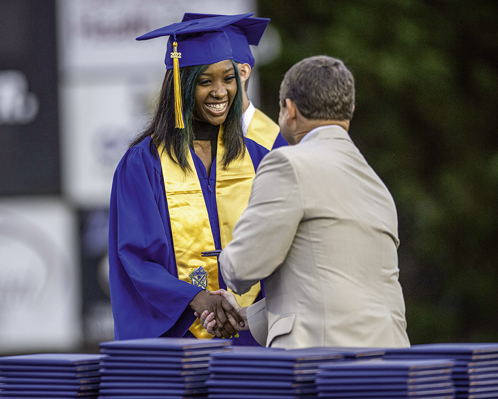 Beauregard High School Seniors A’Buzz About Graduation
