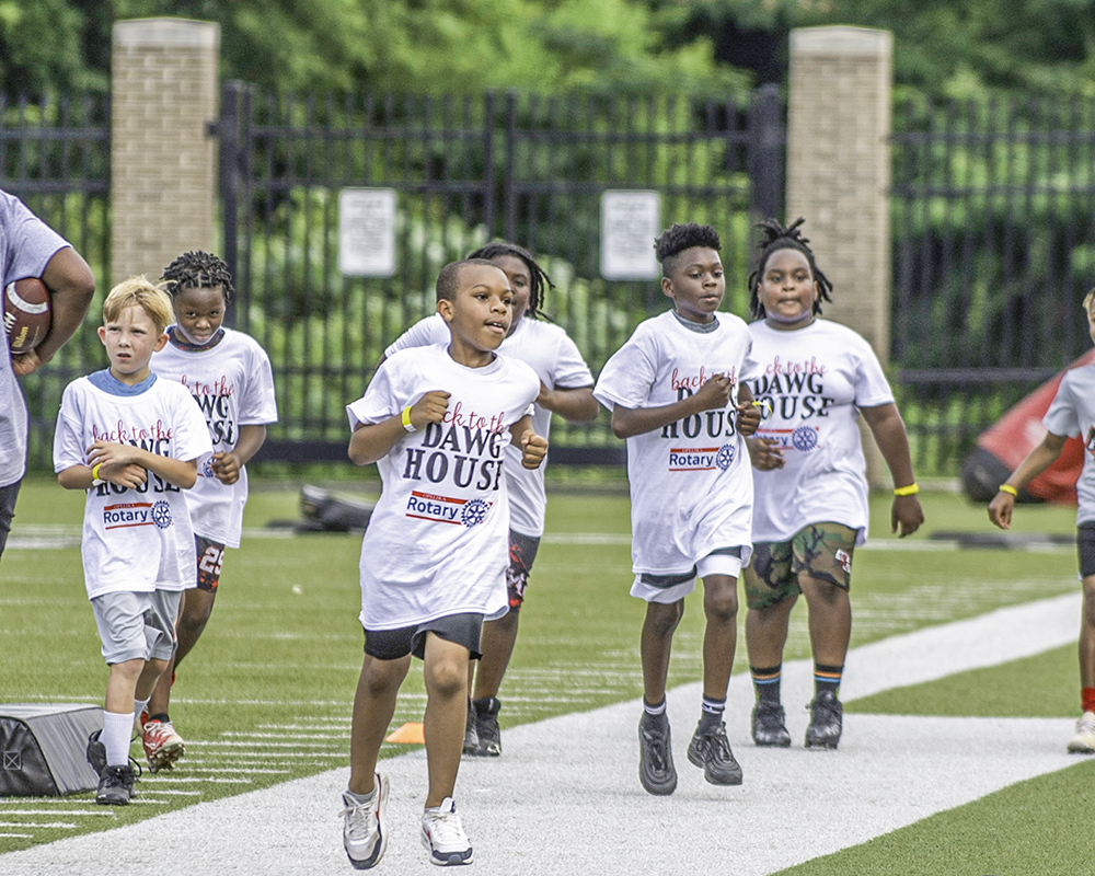 Opelika Youth Goes ‘Back to the Dawg House’