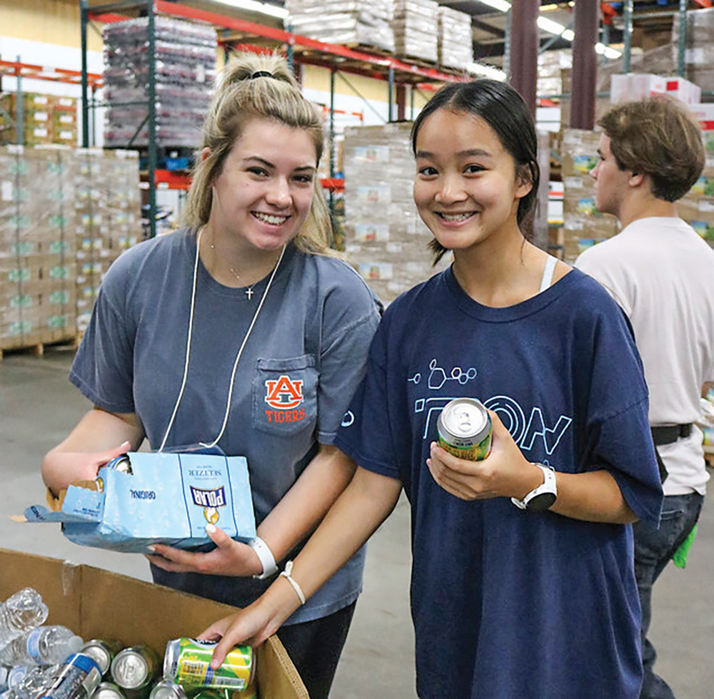 Auburn Honors College Students Kick Off School Year With Week of Service