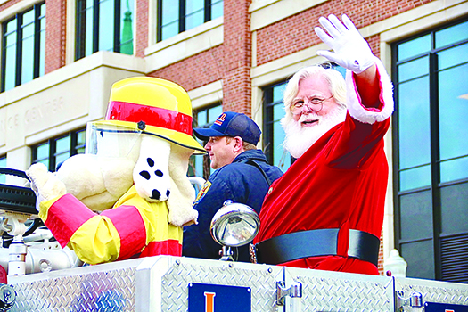 Auburn Christmas Parade Rolls Through The Plains