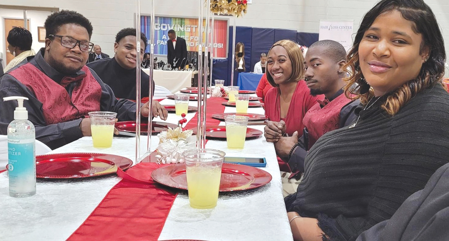 Community Gathers for Christmas Banquet