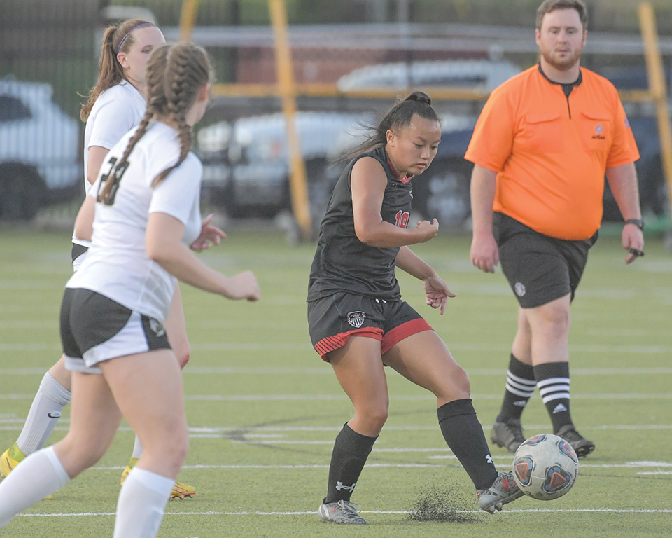 Bulldogs Share Spoils With Wetumpka