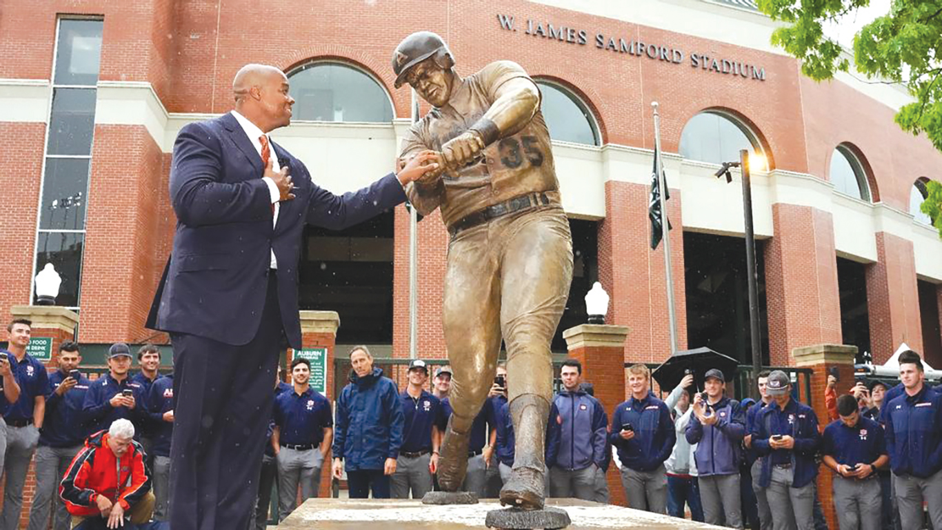 Frank Thomas: Auburn baseball has grown 'leaps and bounds' since departure