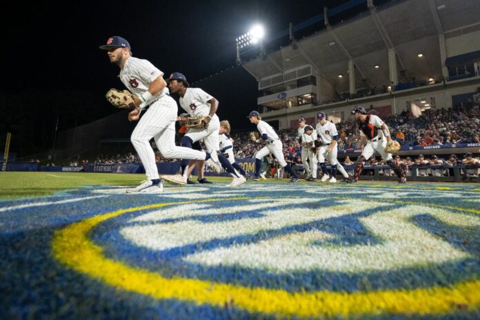 The_Auburn_Baseball_Team_20230523_BSB_JH_022