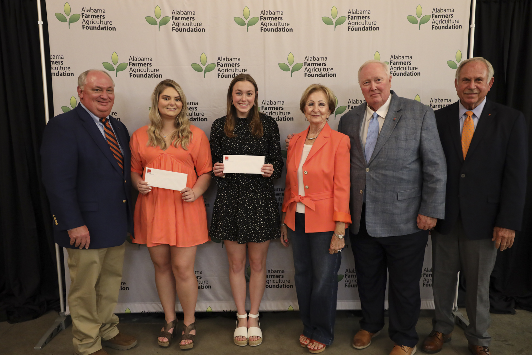 Farmers Federation Awards $150,000 to Auburn Ag, Forestry Students